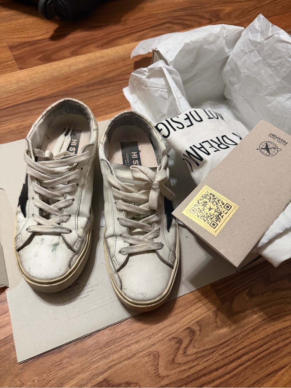 Golden Goose Cream Low-Top Sneakers with Black Star
